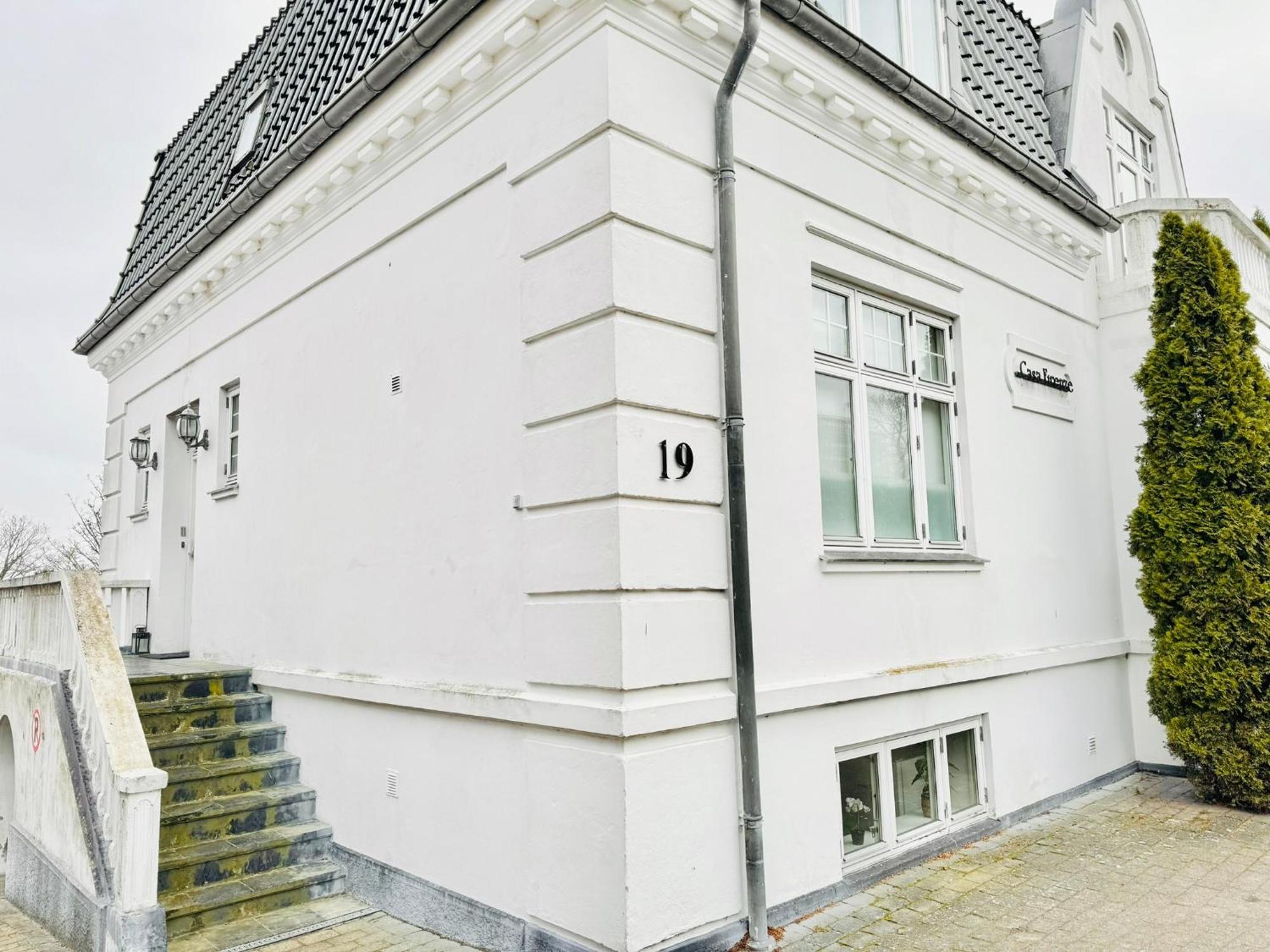 Aday - Villa Firenze - 2 Bedrooms Bright Apartment オールボー エクステリア 写真